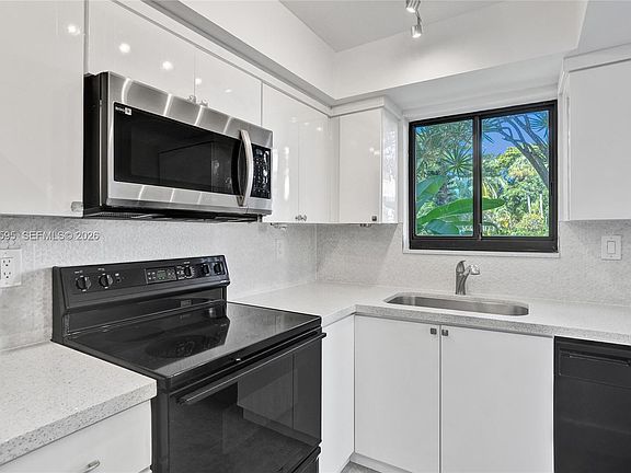 3rd image of 20332 NE 34th Ct #26