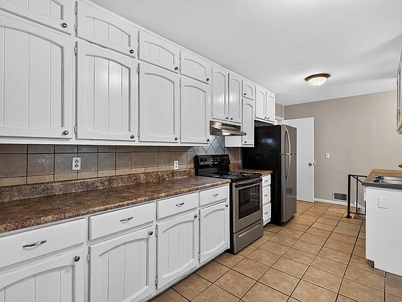 2nd image of 1317 Winola Ln