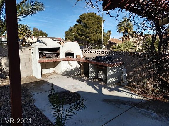 5th image of 1708 Valley Glen Ct