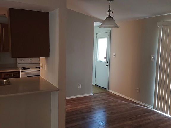 5th image of 7836 Ivy Hollow Dr