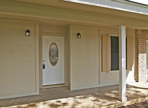 3rd image of 3908 Hillside Dr