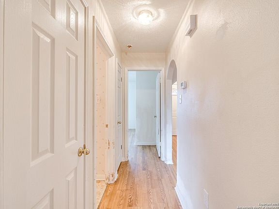 3rd image of 119 W Vista Verde