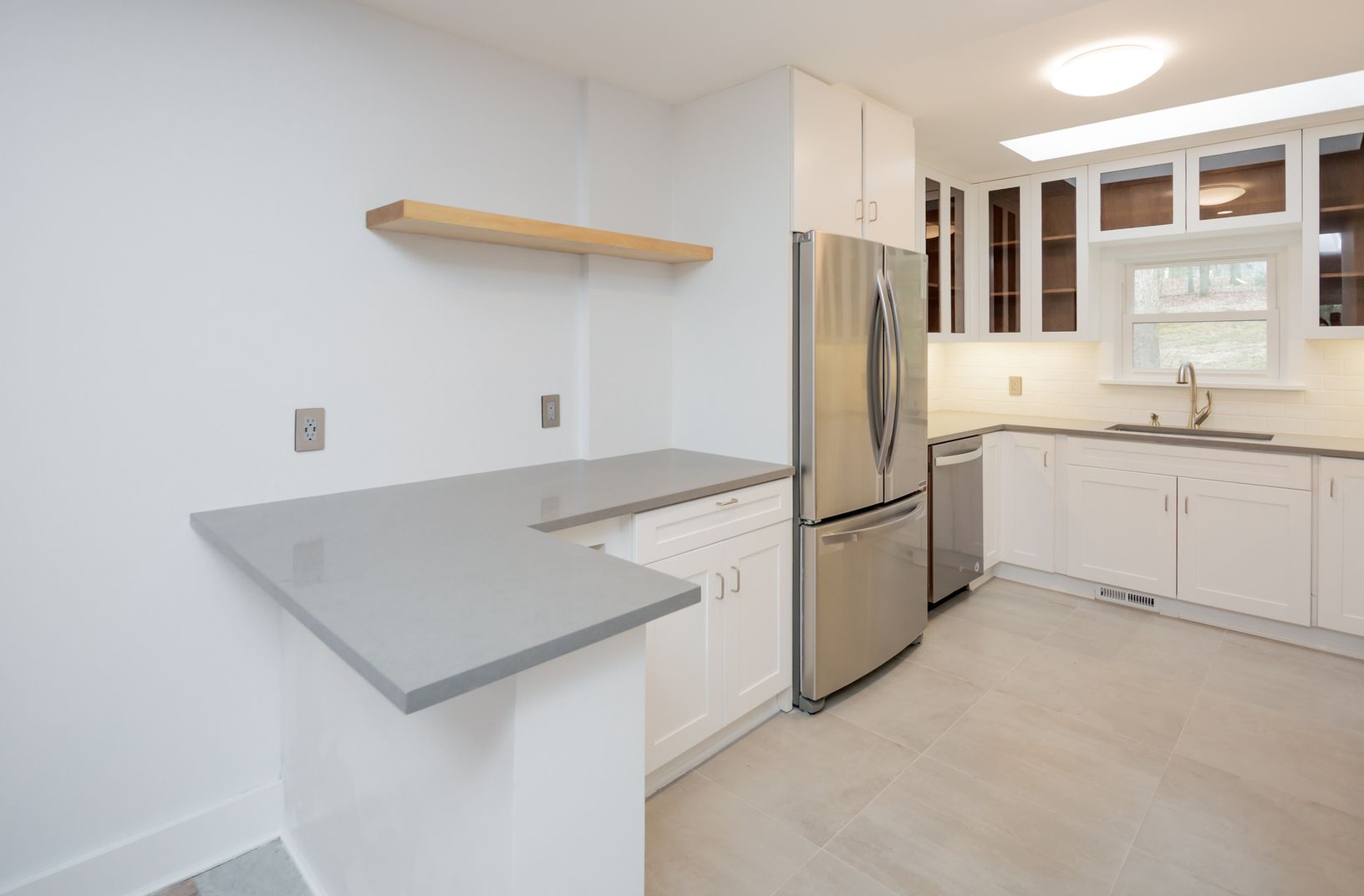  Owner's Unit, Kitchen opens to Dining Area