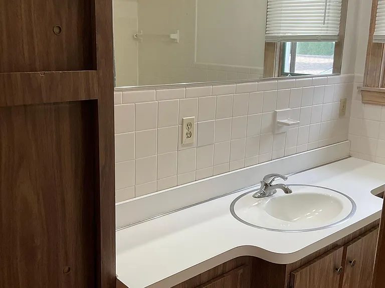 128 Lincoln St — Photo 5