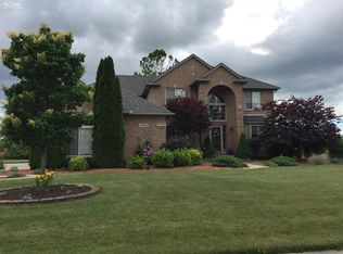 7090 White Tail Dr, Grand Blanc, MI 48439