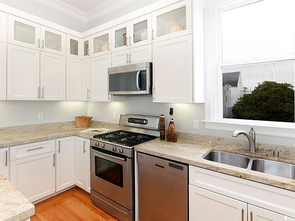 5th image of 1676 Hayes St