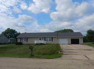 6780 N Friday Rd, Byron, IL 61010