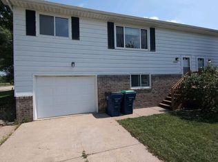 2641-2643 Nicholas Dr, Green Bay, WI 54311