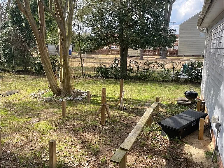 213 Marshall Rd — Photo 15