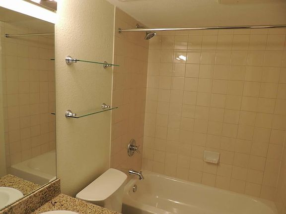 5th image of 5333 Richmond Ave #3