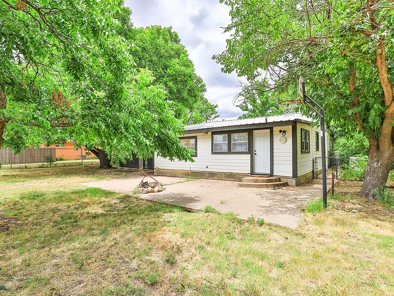 609 Sunset Dr — Photo 32