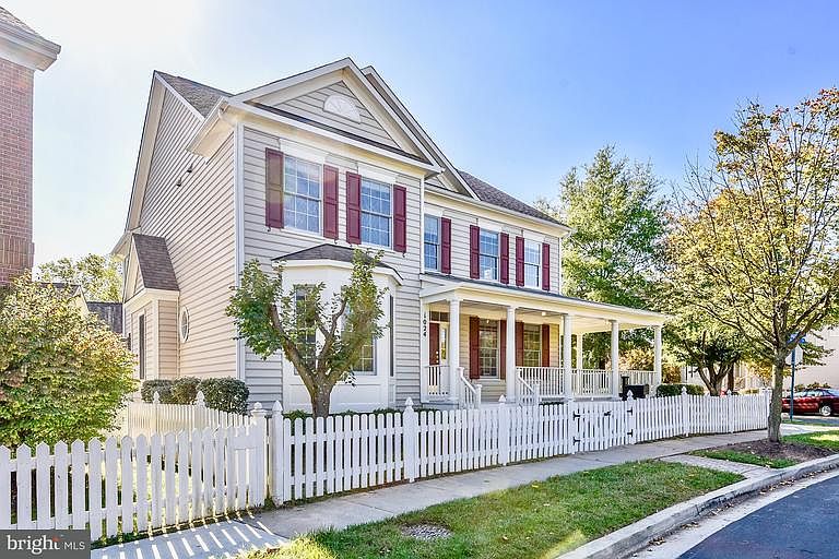 1st image of 1024 Pleasant Cir