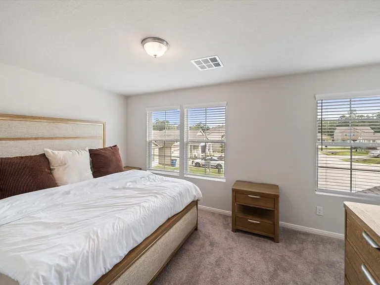 2224 Cedar Valley Dr — Photo 15