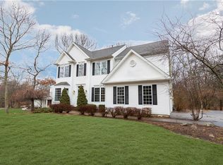 78 Fieldstone Ln, Saunderstown, RI 02874
