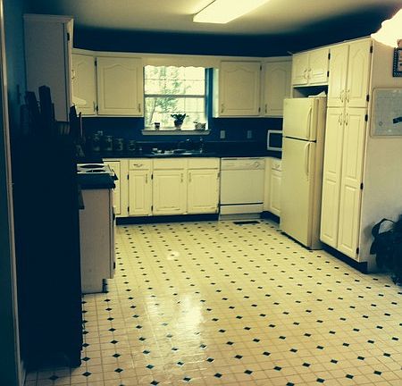 View of Kitchen from Eating Area
						:
						Lots of counter space and room to cook up a delicious meal!!