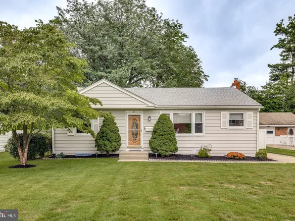 27 Munn Ave, Cherry Hill, NJ 08034