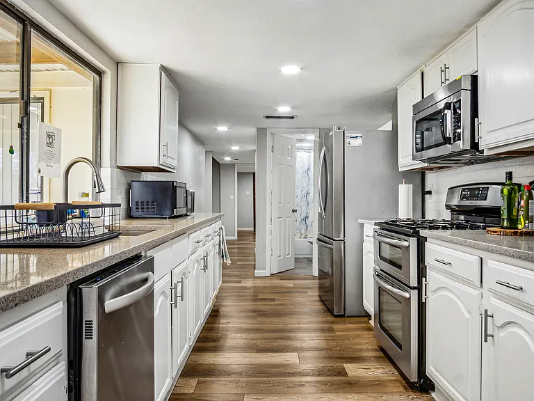 6504 Blue Ridge Trl — Photo 3
