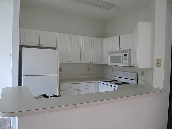 2nd image of 28114 Harbour Vista Cir