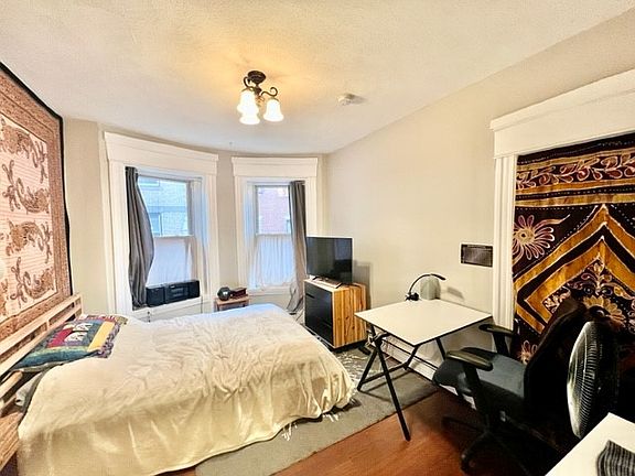 4th image of 23 Sheafe St #2F