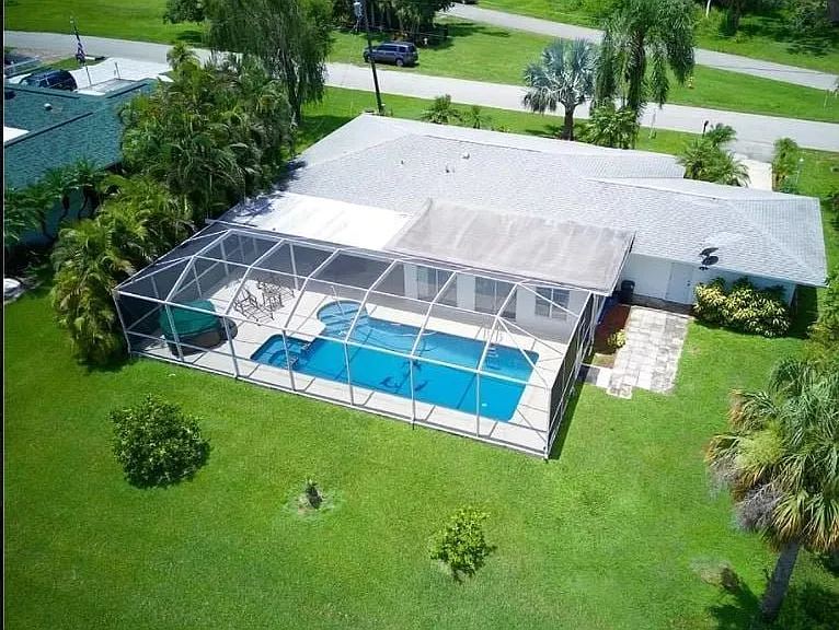 2311 Lakeview Dr — Photo 1
