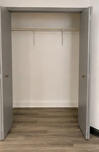 Studio, $1,000 — Photo 3