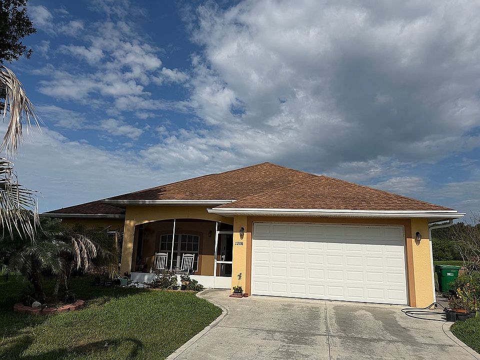 1st image of 1208 SE 12th Dr