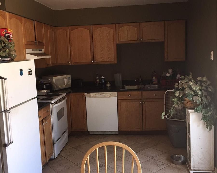 2nd image of 14595 Robins Dr
