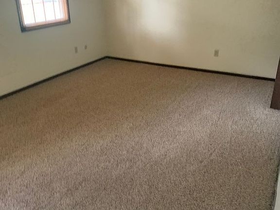 3rd image of 6028 Applecrest Ct