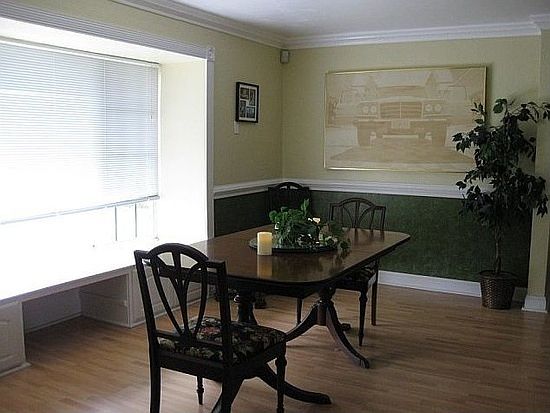 Bay Window/ Dinning Room