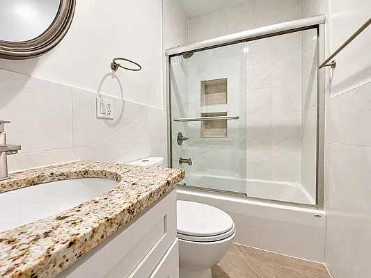 Bathroom, photo 2