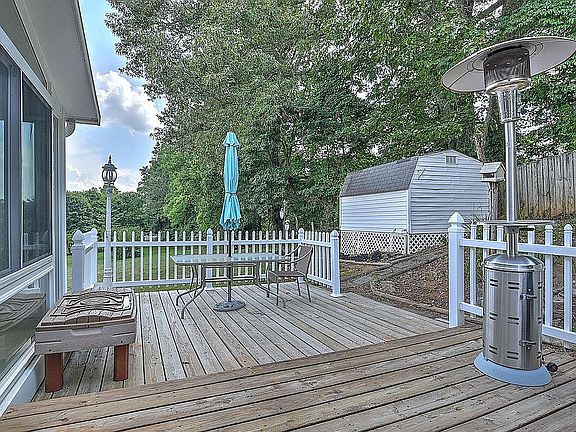 2nd image of 15427 Woodstone Cir