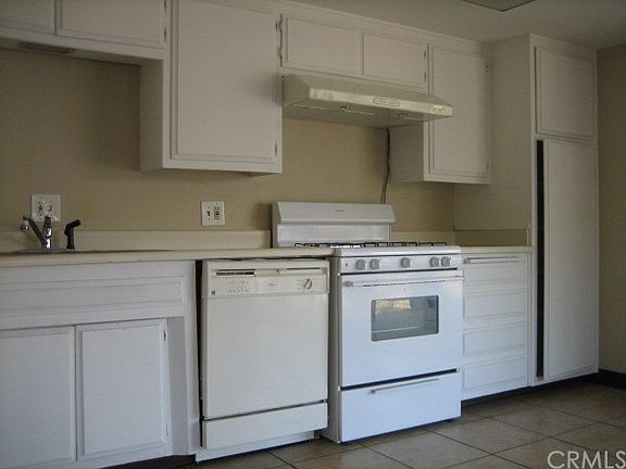 5th image of 4044 Woodland Dr