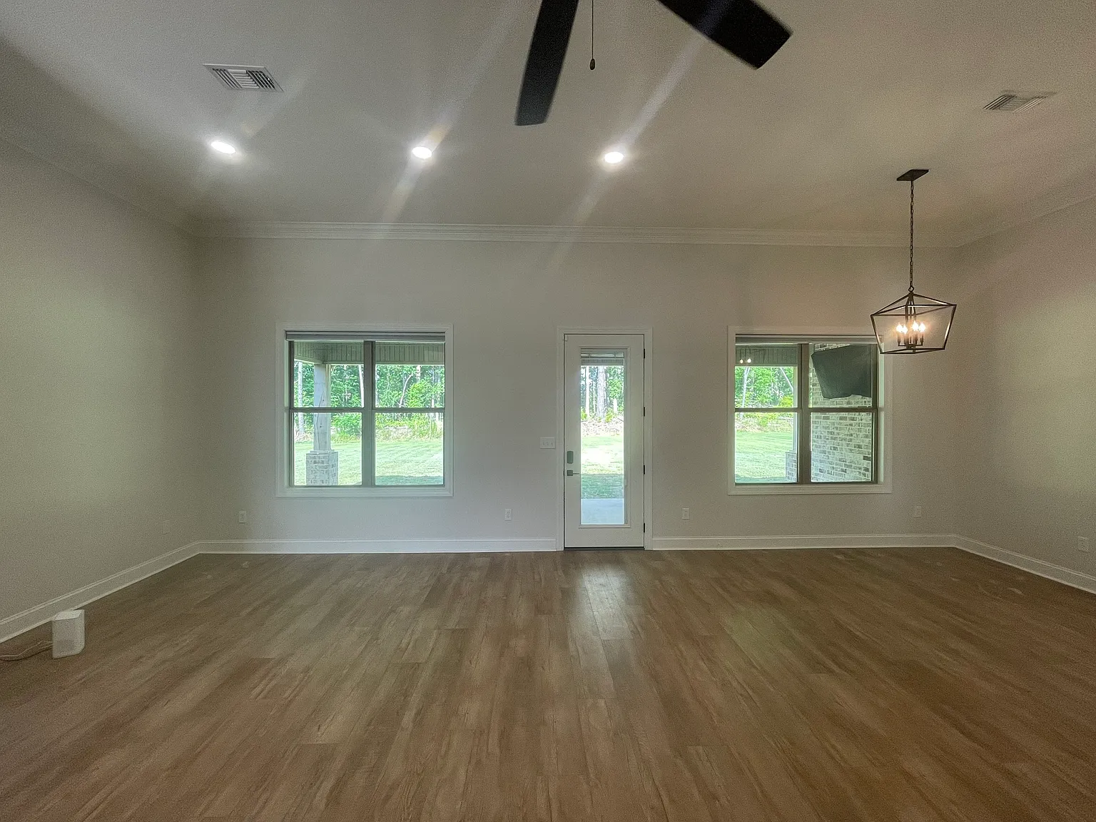 4 bed, 2234 sqft, $1,050 — Photo 3