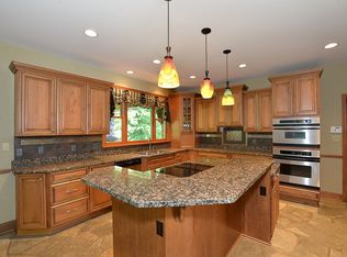 118 Amy Jo Ln, Coraopolis, PA 15108