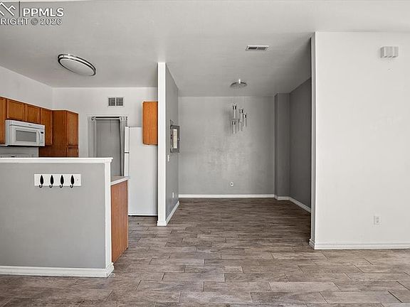 5th image of 2002 Legacy Ridge Vw APT 207