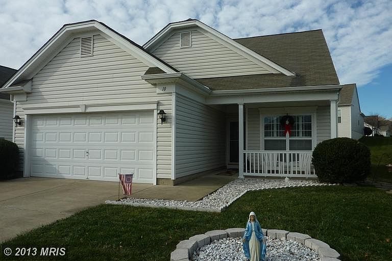 1st image of 10 Lucketts Dr