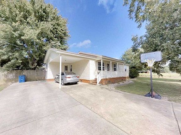 3rd image of 241 Hood Dr