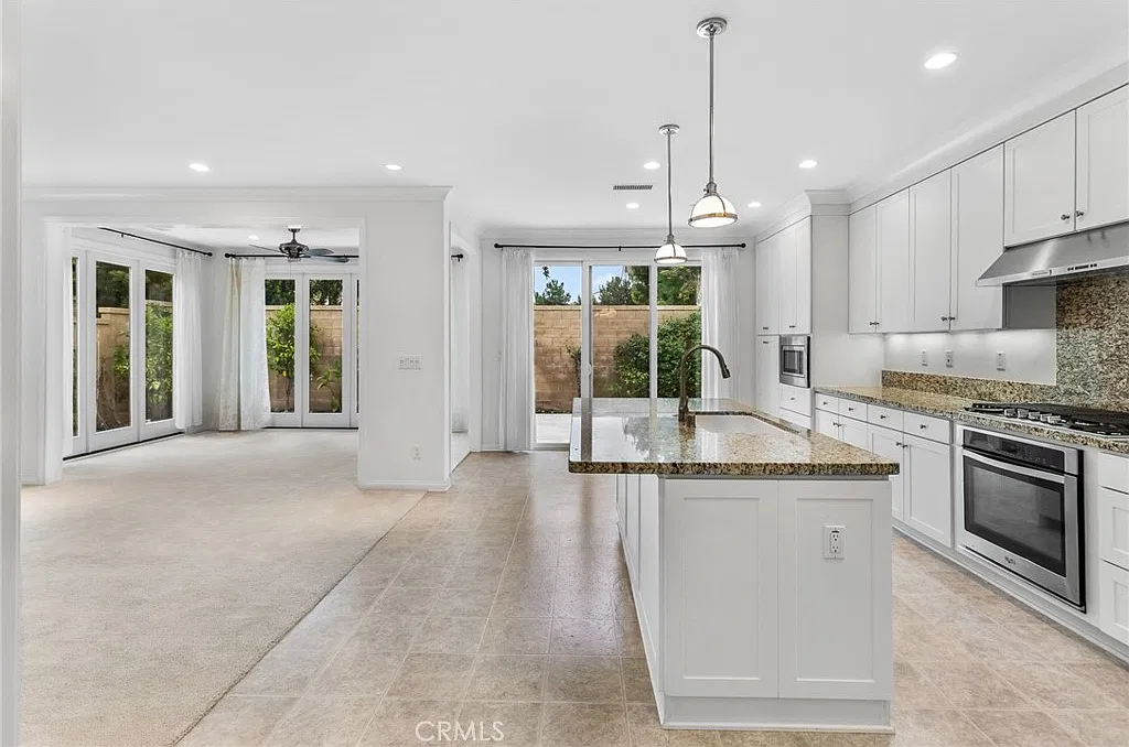 3 bed, 2.5 bath, 1846 sqft, $4,700 — Photo 2