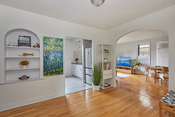 Sold by Compass | media 2