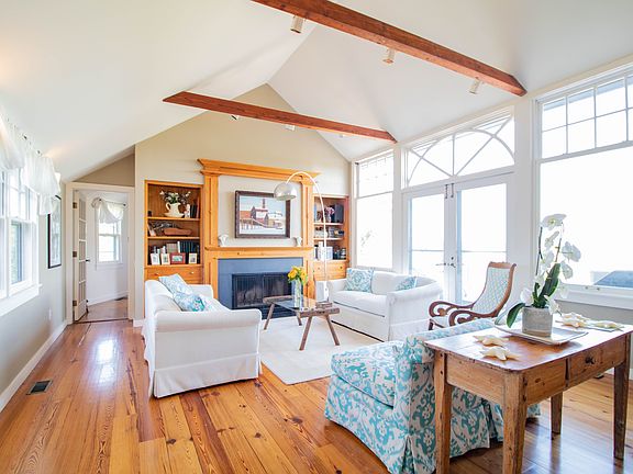 5th image of 39 Mecox Bay Ln