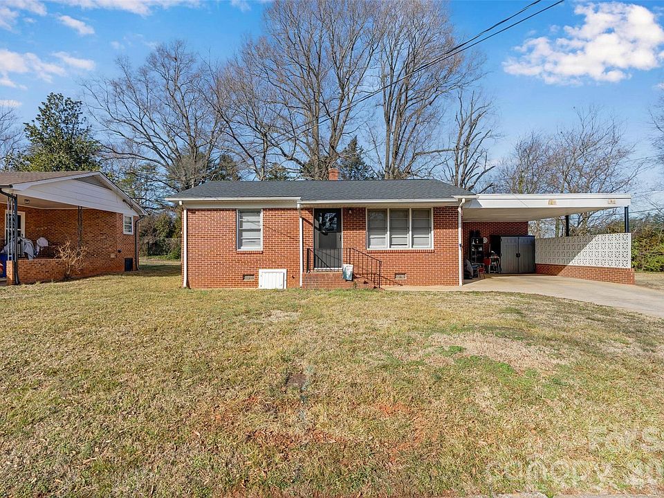 1st image of 109 9th St SE