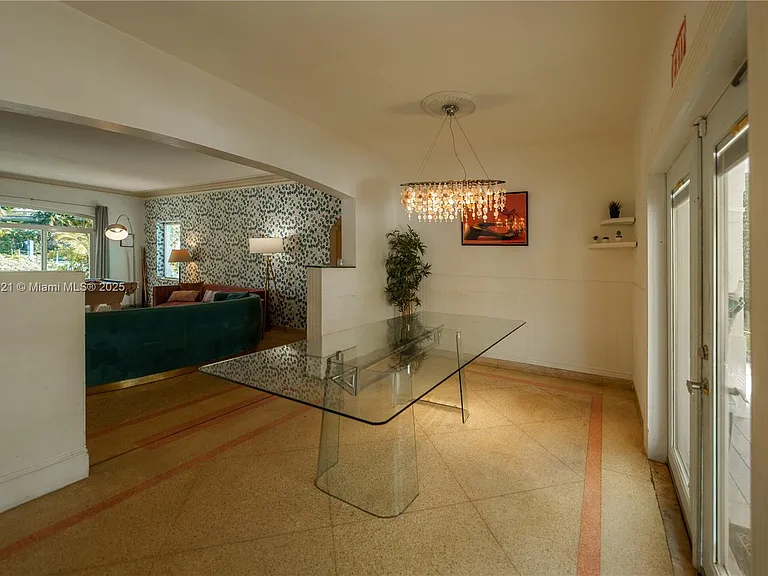 701 Hollywood Blvd — Photo 15