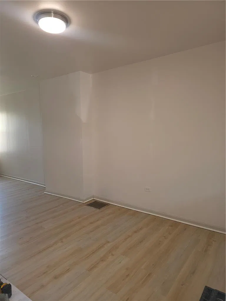 2 bed, 1.0 bath, 992 sqft, $1,500 — Photo 2