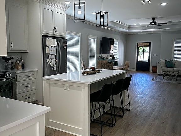 5th image of 60 Avondale Cir