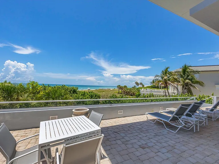5801 Gulf Of Mexico Dr — Photo 8