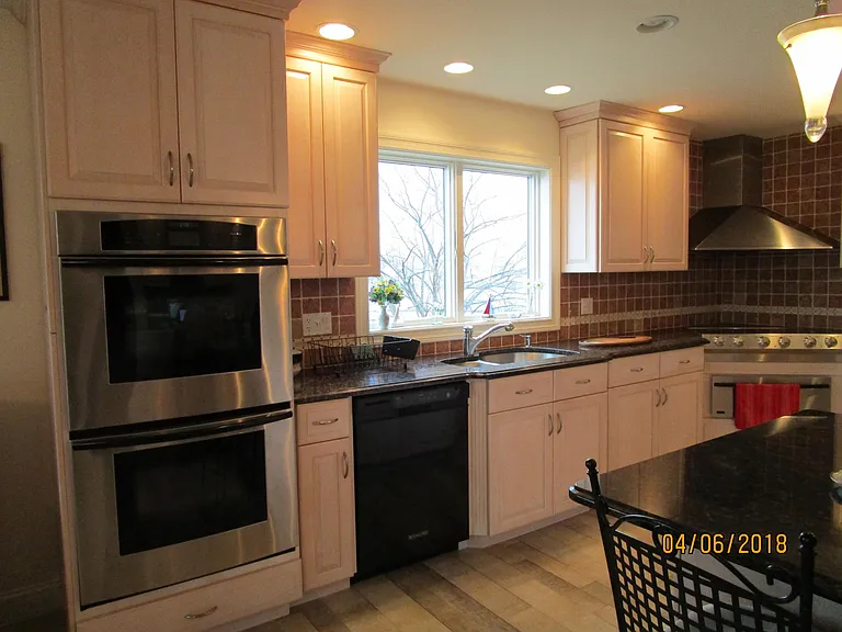 kitchen - Thermador double oven