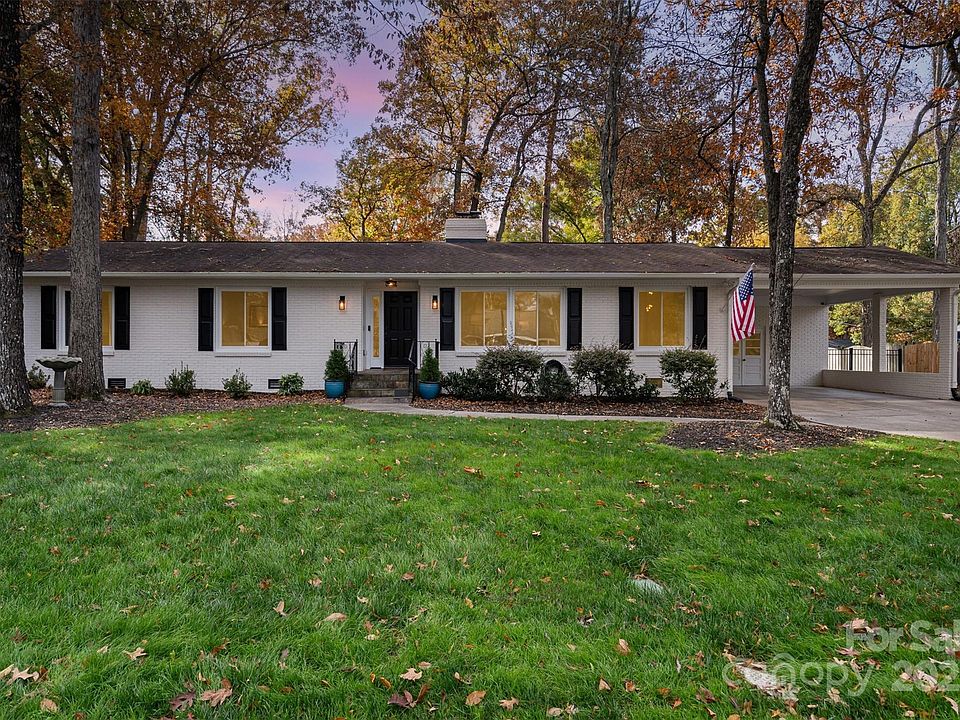 1st image of 1018 Shady Bluff Dr