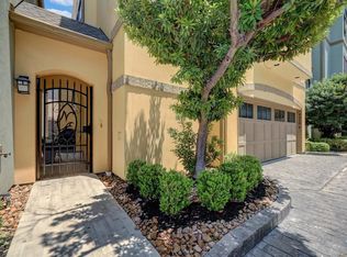 2215 Nantucket Dr #B, Houston, TX 77057