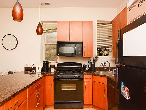 2nd image of 2724 N Monticello Ave #2