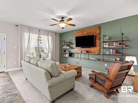 5th image of 23637 Devonfield Ln